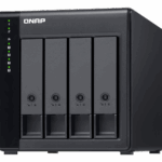 Server de fisiere QNAP TL-D400S, interfata SATA III, 2,5", 3,5"