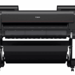 Plotter Canon imagePROGRAF PRO-4600, Dimesniune A0, 44", 12 culori, Rezoluţie de imprimare: 2.400 x 1.200 dpi, 18.432 de duze (1.536 de duze x 12 culori),  Cerneluri pe bază de pigmenţi: 12 culori (negru mat, negru foto, cyan, magenta, galben, gri, cyan foto, magenta foto, gri foto, roşu, albastru