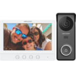 Kit videointerfon Hikvision DS-KIS213(B), caracteristici post exterior: IR: 3m, rezolutie: 1280 * 720@60fps, microfon si difuzor inclus, 1 buton, alimentare: 12 VDC, temperatura de functionare: -30° C to + 60° C, caracteristici post interior: ecran 7-inch colorful TFT, 4 butoane, rezolutie: 1024 x