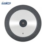 CAPAC STICLA CU MARGINE DIN SILICON AJUSTABILA PE 3 DIMENSIUNI 22/24/26 CM. GRI, COOKING BY HEINNER - Image 3