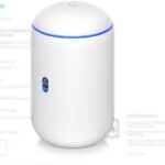 Ubiquiti UniFi Dream Router,  High‐Performance Dual Band, Procesor: Dual-Core ® Cortex ® A53 at 1.35 GHz, 2Gb RAM, interfata management: retea/Bluetooth, interfata: 1 x WAN 1Gbe, 4 x LAN 1Gbe, 2 x POE, 1 x Antena interna, viteza transfer: 2.4Ghz 600Mbps, 5Ghz-2.4Gbps, Standarde wireless: 802.11a/b/g