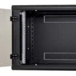 Rack de perete Triton sectiune simpla 9U 600mm adancime usa sticla panouri laterale fixe sectiuni ventilatie activa, sectiuni acces cabluri sus/jos/spate securizare cu cheie, 1 pereche montanti reglabili IP30 negru