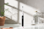 Set periuta de dinti smart sonica Oclean X Lite, Functii: Motor Maglev 72,000 miscari/min, 5 moduri, 65 dB, Capacitate baterie: 1100 mAh, durata utilizare: pana la 40 zile, IPX7 waterproof, perie Professional Clean, culoare: gri, continut pachet: periuta, carcasa pentru calatorie, cablu de - Image 3