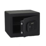 Seif de maxima securitate Yale, 250x350x300 mm, YSEM/250/EG1; Caracteristici: Ușa tăiată cu laser-întărită cu placă armată anti- forare; Mecanism deschidere ușă automat; Încuietoare motorizată cu  nivel de securitate ridicat; Blocare timp de 1min în cazul introducerii unui cod greșit de 3 ori