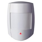 Detector de mişcare Dual, DG55+, Tip senzor: dual PIR; Tip detector: digital; Geometrie senzor: dreptunghiular; Distanta de detectie: 12 m; Unghi de detectie: 110°; Viteza de detectie: 0.2 - 3.5 m/s; Digital Shield: software de analiza a semnalului cu sensibilitate reglabila pe 2 trepte; Tensiune de