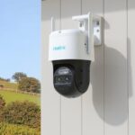 Camera de supraveghere Reolink  Trackmix WiFi; TRACKMIX SERIES W760 Senzor: 1/3"+1/2.8"CMOS Rezolutie video: 8 Megapixeli (3840 x 2160 pixeli) Cadre/secunda: 25 FPS Lentila fixa: 2.8mm Diafragma: F1.6 Unghi de vizualizare: orizontal: 104°-38°/ vertical: 60°-21° Distanta iluminator IR: 15 m Numar