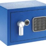 Seif Yale standard rezidential mini YSV/170/DB2; Se livreaza cu 2 chei; se blocheaza la introducerea consecutiva a 3 coduri personale gresite ; Usor de actionat cu cod personal; Mai mult de 100 000 de combinatii culoare albastru