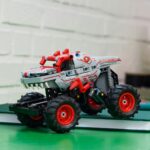 MONSTER JAM THUNDERROARUS PULL-BACK, LEGO 42200 - Image 3