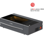 Makeblock xTool P2s 55W Pachet Educational, dispozitivul de gravare are o putere nominala de 55W (tub laser de sticla CO2), viteza maxima de gravare: 600 mm/s, precizie de procesare: 0.01mm, miscare pe axa Z: 3" (75mm); Zona de lucru este reprezentata de pat de lucru cu dimensiunea de 680*360mm