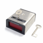Buton panica cu retinere, carcasa metalica, NO/NC selectabil, 2 chei reset incluse, dimensiuni 70 x 55 x 27 mm