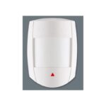 Detector de mişcare QUAD PARADOX; procesare digitală şi analizăautomatăa semnalelor primite de la elementul de detecţie; în analizadigitalăeste inclus un algoritm software pentru eliminarea semnalelorparazite;ecran metalic împotriva  perturbaţiilor de radiofrecventa şicâmpurielectrice de mare