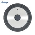CAPAC STICLA CU MARGINE DIN SILICON AJUSTABILA PE 3 DIMENSIUNI 22/24/26 CM. GRI, COOKING BY HEINNER - Image 2