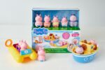 JUCARIE DE BAIE, BARCA SI FAMILIA PEPPEI PIG, TOMY