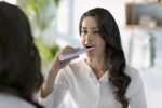 Periuta de dinti sonica electrica PHILIPS Sonicare Seria 2100 HX3651/11, 31000 miscari/minut, Cronometru Quadpacer si SmarTimer, Design ergonomic subţire, 1 capat de periere, Roz, L x A x I (mm) 109x63x220 - Image 3