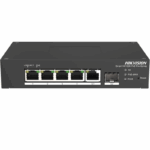 Switch PoE Hikvision DS-3T1306P-SI/HS: 4 × 10/100 Mbps PoE port,1 × Gigabit RJ45 port,1 × Gigabit fiber optical port, PoE: Ports 1 to 4 maxim 30W, buget PoE 60W, tensiune alimentare: 48VDC, 1.36A, dimensiuni: 158.00 mm × 101.20 mm × 31.60 mm, greutate: 1kg, montare pe birou sau sina.