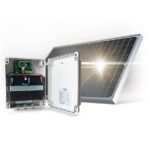 KIT PANOU SOLAR 24V Voltaj: 24V Curent iesire: 10A Capacitate baterie: 28Ah Grad protectie: IP65 Greutate: 9.5 Kg Dimensiuni: 300 x 250 x 120 mm Consum in stand-by: 0.15W Voltaj maxim panou solar: 50V Curent panou solar: 2A Putere: 2 x 30W Putere iesire: 240 W Temperatura de functionare: -25ºC