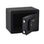 Seif compact de inalta siguranta Yale, 200x350x200 mm YSEB/200/EB1; Caracteristici: Ușa tăiată cu laser-întărită cu placă armată anti- forare; Mecanism deschidere ușă automat; Încuietoare motorizată cu  nivel de securitate ridicat; Blocare timp de 1min în cazul introducerii unui cod greșit de 3 ori