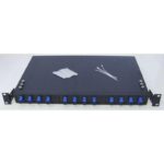 Patch panel optic ODF 19"/1U, echipat frontal cu 12 adaptori simplex SC/PC, 4 suporti intrare cabluri in spate, echipat cu casete sudura si accesorii pentru 12 suduri optice, cutie metalica, culoare negru sau gri, dimensiuni : 482 x 250 x 44,5 mm, greutate 2,7 kg