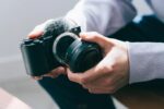 Kit SONY Alpha ZV-E10 Mirrorless dedicat pentru Vlogging 24MP, ISO 100-32.000 (Extins: 50-51.200), 1/4000s, 4K @30fps, SD/SDXC/SDHC, Rafala 11cps, Wi-Fi, Senzor APS-C, Montura Sony E, Obiectiv 16-50mm, F3.5-5.6 - Image 5