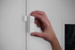 2 Senzori de contact Philips Hue Secure, Zigbee, automatizare lumini ,montare usi/ferestre, IP20, 70x22x20mm, Alb, baterie CR2 - Image 2