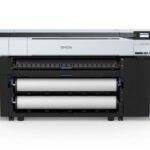 EPSON SC-T7700DM A0 LARGE FORMAT Multifunctional, 6 culori, viteza printare A1 3ppm, Rezolutie maxima:2.400 x 1.200 DPI, formate: 17", 24", 36", 44", A1, A0, B0, B1 (72.8x102.8 cm), Greutate 166 kg, Dimensiuni: 1.848‎ x 499 x 975 mm, Epson Cloud Solution PORT, Epson Smart Panel App, Memorie: 8 gb