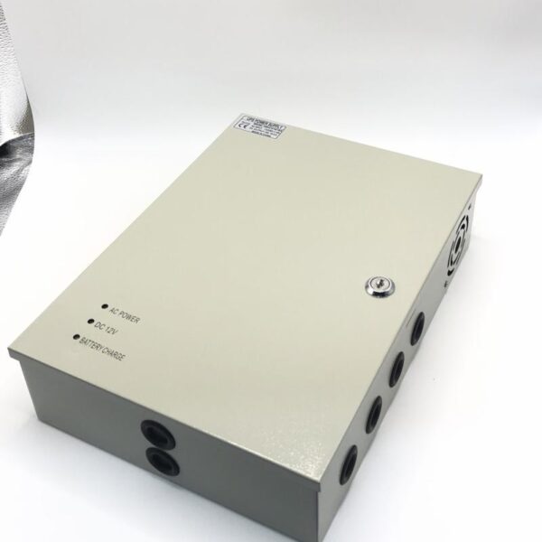 SURSA ALIMENTARE 15A CARCASA METAL 18 canale Input voltage: 110V AC~220V AC; Output voltage: 12V DC 15A Backup battery: Support 12V/7AH (not included)