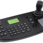Tastatura Hikvision, DS-1006KI; 128 x 64 pixel screen displays all important information, 1 × USB 2.0, Serial Interface:RS-232, RS-422, RS-485, dimensiuni:435 × 193 × 110 mm, greutate:≤ 1 kg.