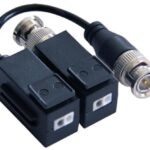 Video balun  DS-1H18-A, Video balun pasiv Hikvision,  DS-1H18-A ; set 2 bucati ( o bucata cu cablu si o bucata fara cablu); transmite semnal video pe cablu UTP pana la 350m; compatibil standard HDCVI/TVI/AHD/CVBS, greutate 39g